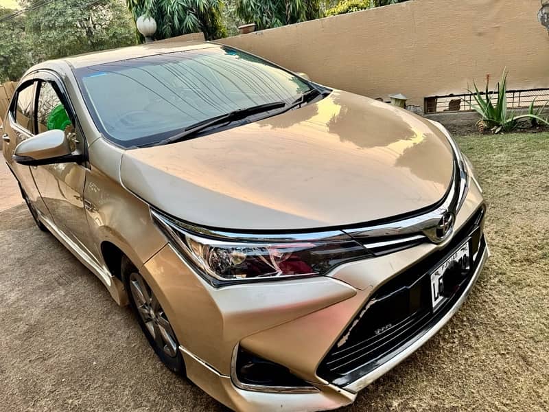 Toyota Corolla Altis 1.8 2015 Facelift 0