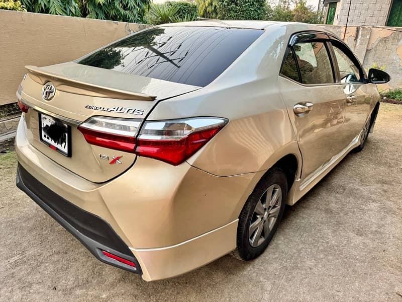 Toyota Corolla Altis 1.8 2015 Facelift 3