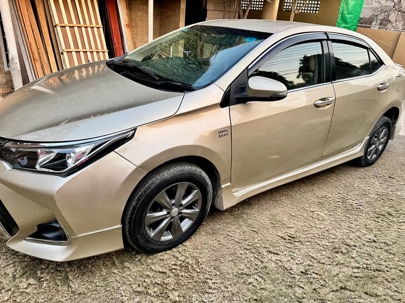 Toyota Corolla Altis 1.8 2015 Facelift 6