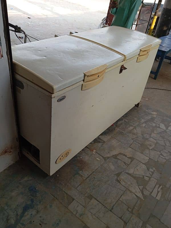 wave deep freezer good condition 2