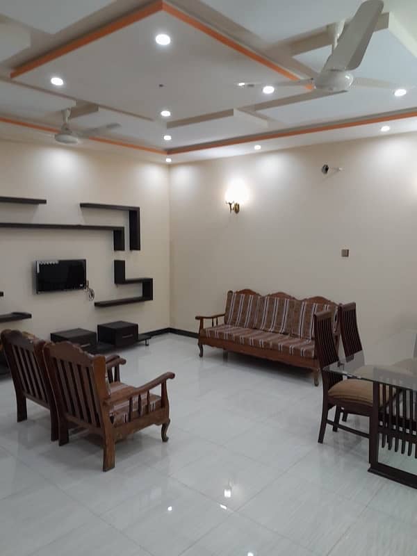 Luxury Girls Hostel Near by UCP 2