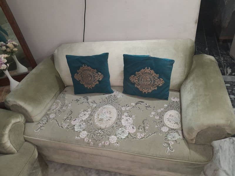 six seter sofa set 4