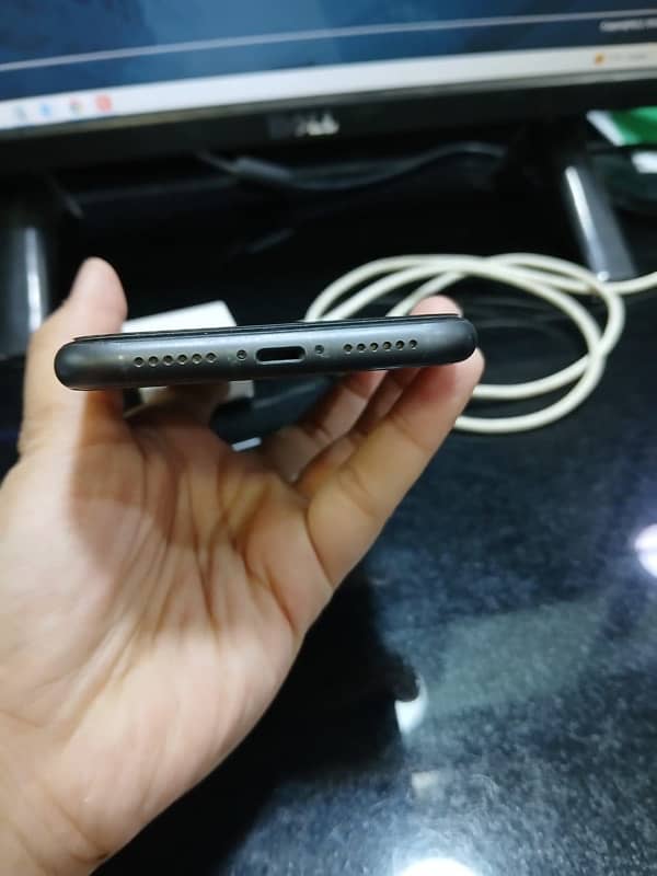 iPhone 11 with box and charger 4