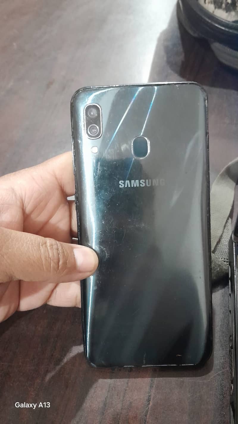 Samsung A30 3