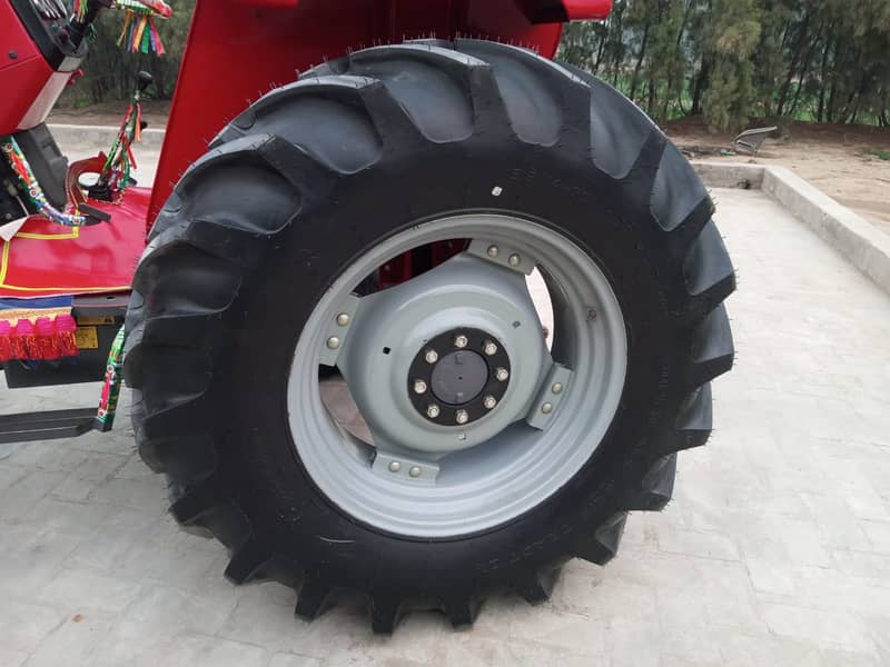 Massey Ferguson Tractor 385 Model 2020 13