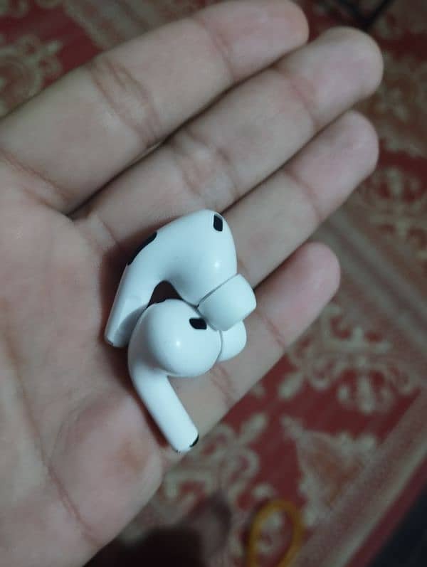 apple air buds pro 2nd generation without charging case 1