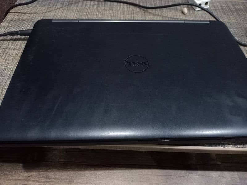 Dell Latitude E5540 2