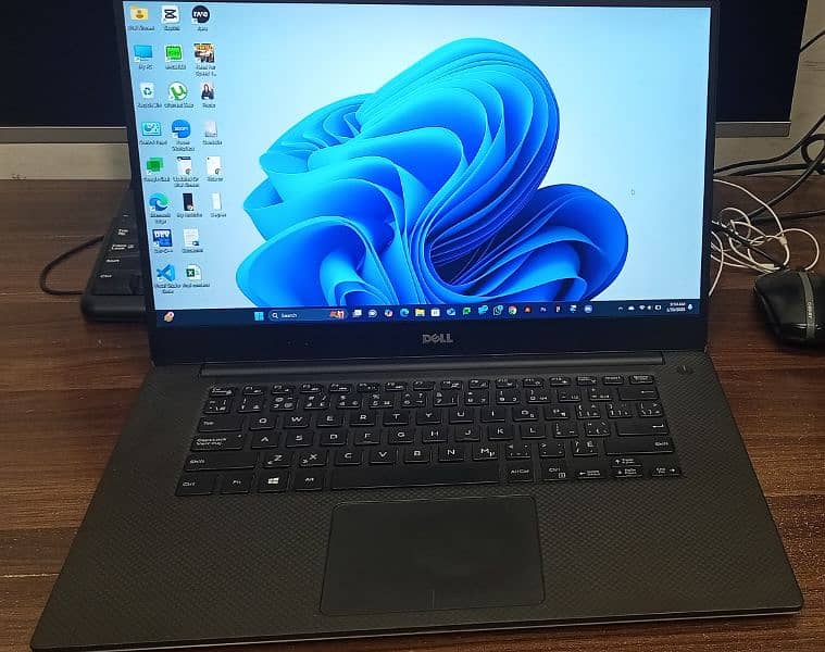 Dell Precision 5510 (10/10 condition) 6