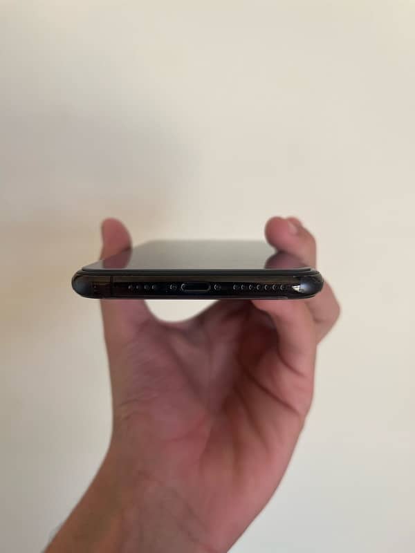 iphone 11 pro max for salee urgent 4