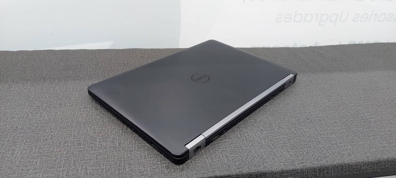 Dell Latitude E7470 Core i5/6th Gen 8 Gb Ram/ 256 SSD 3