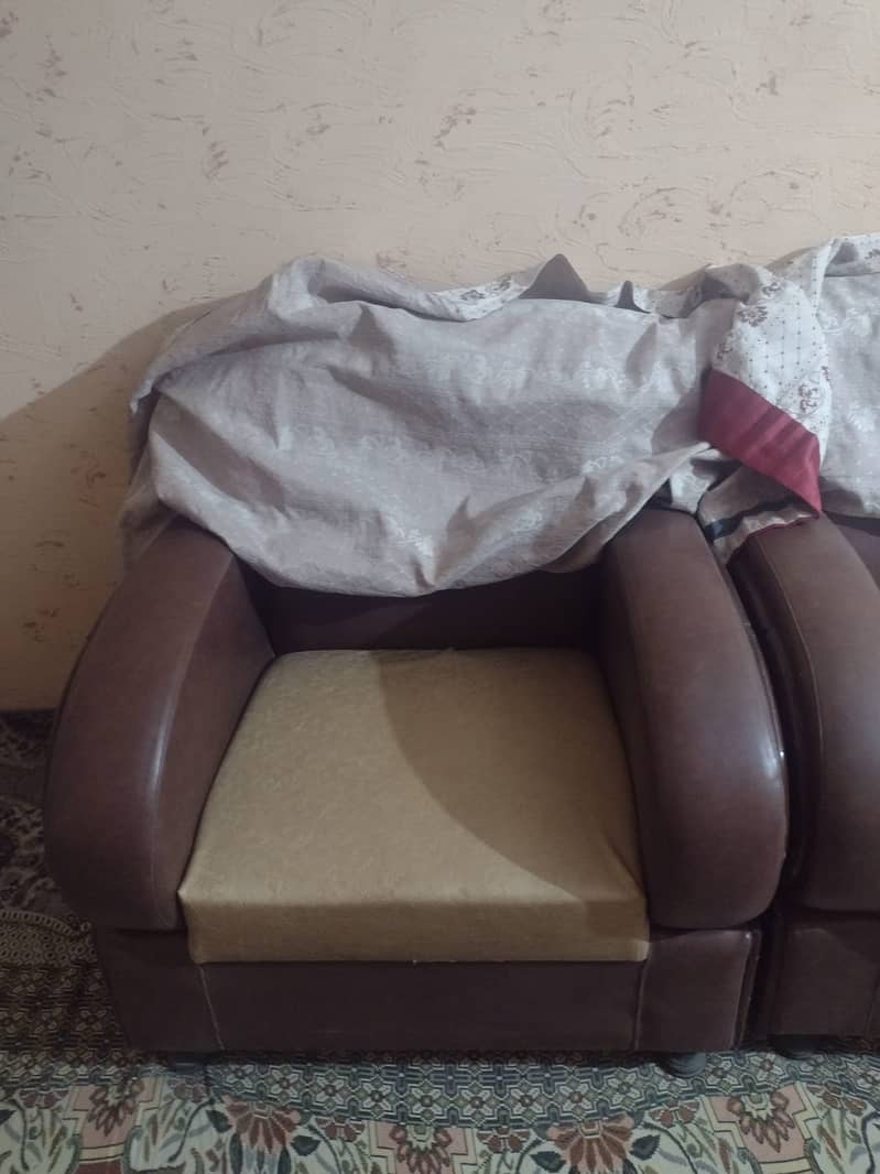 7 Seater Sofa Urgent Sale 3