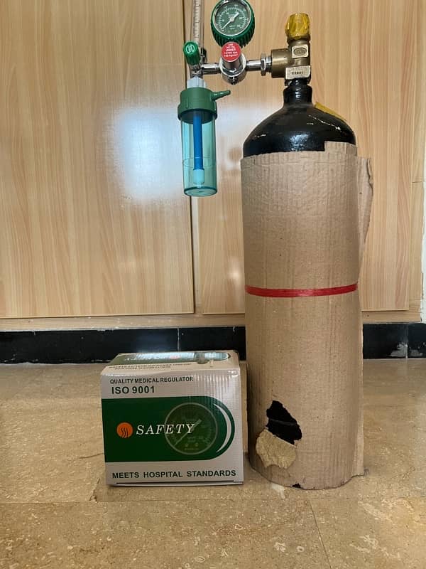 Oxygen cylinder 4