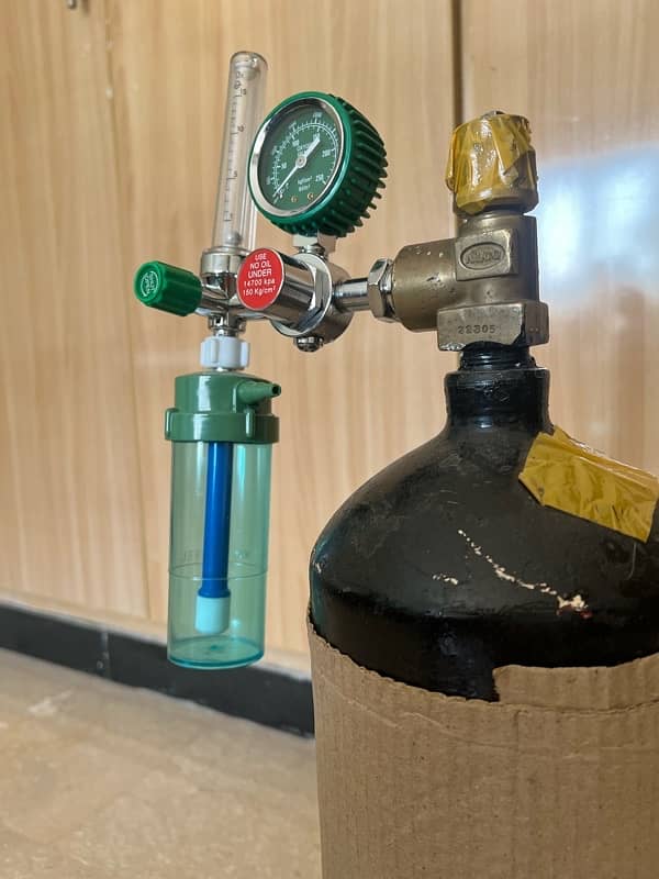 Oxygen cylinder 6