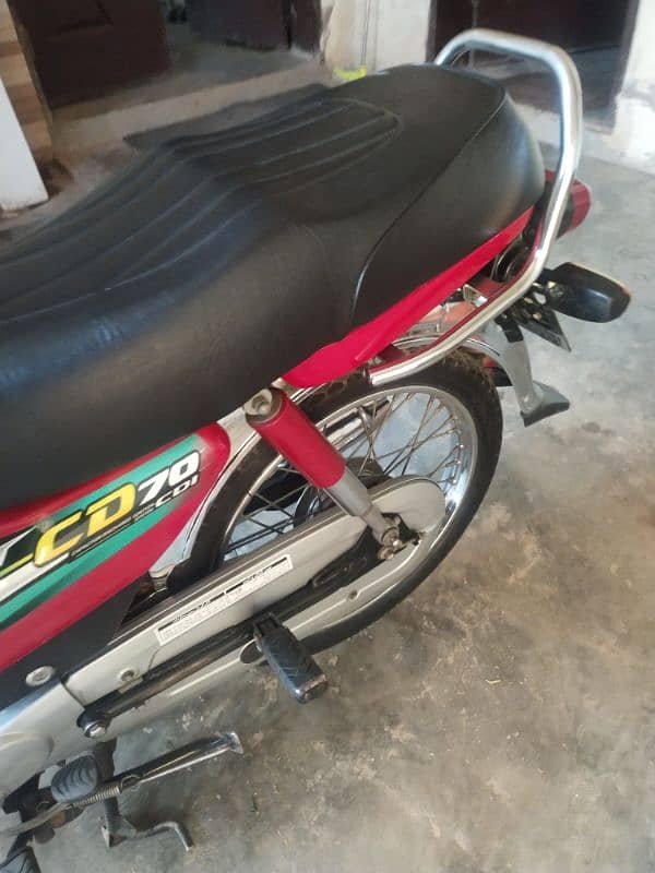 Honda CD 70 red color 22/23 model 10/10 condition 11