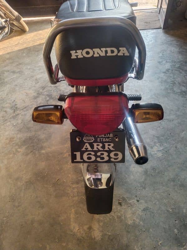 Honda CD 70 red color 22/23 model 10/10 condition 12