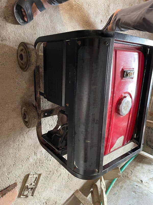 Honda Generator2.5 kb petrol and gas for sale 9