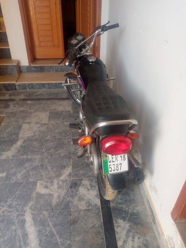 Honda CG 125 for urgent sale in black colour and in god condition. 5