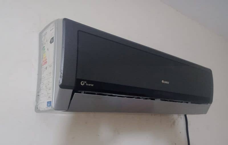 Gree 1 ton inverter Ac heat and cool 2