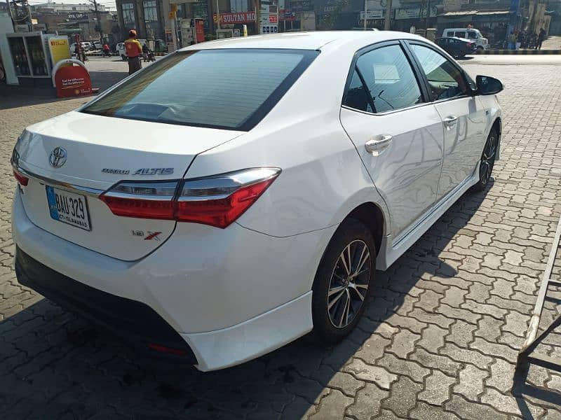 Toyota Corolla Altis GRANDE 1.8 CC  2022 MODEL 3