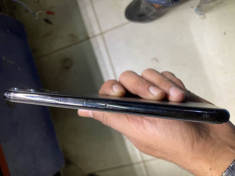 IPHONE 11 pro max Pta Approved 1