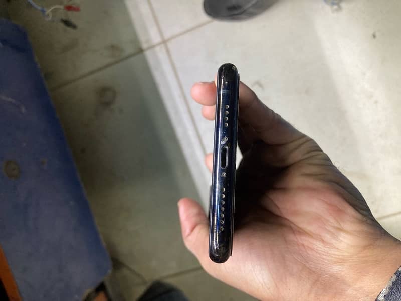 IPHONE 11 pro max Pta Approved 5