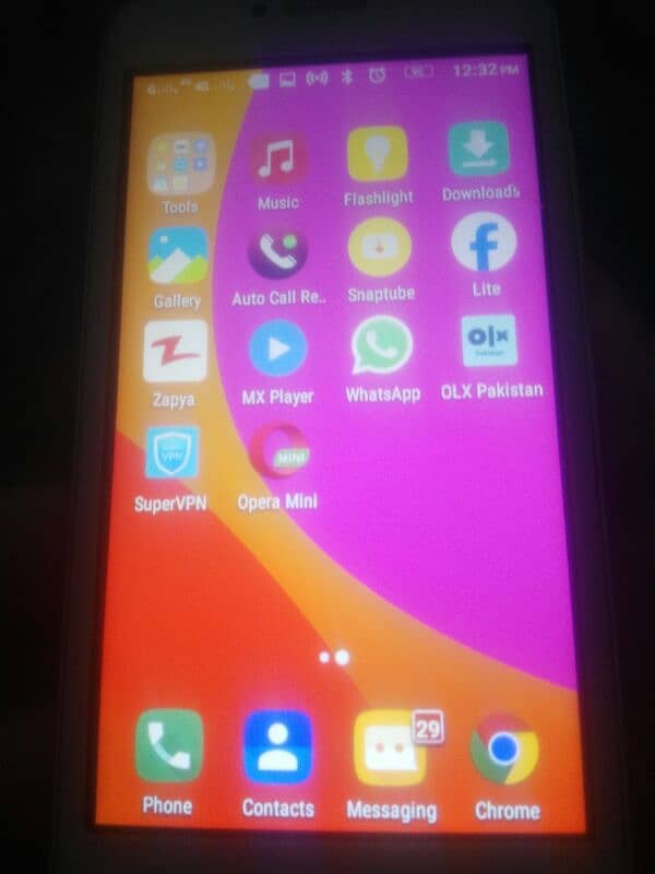 Lenovo 4G LTE Ram 1GB Rom 8GB 4.5 inch display 13