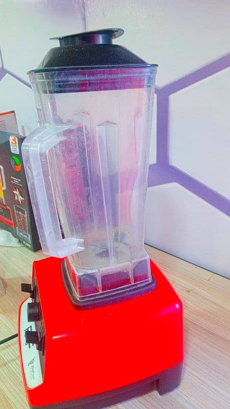 Heavy Duty Commercial Blender 4