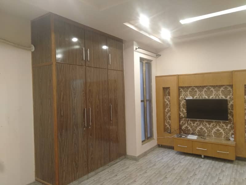 700 Sqft office Available For Rent At Susan Road 9