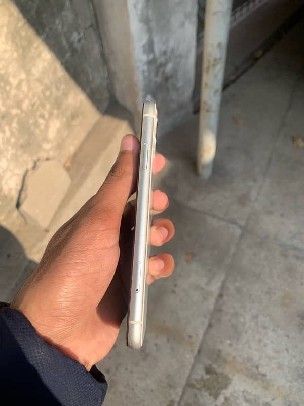 iPhone 11 128 non pta all ok 0344 7617487 exchange possible 1