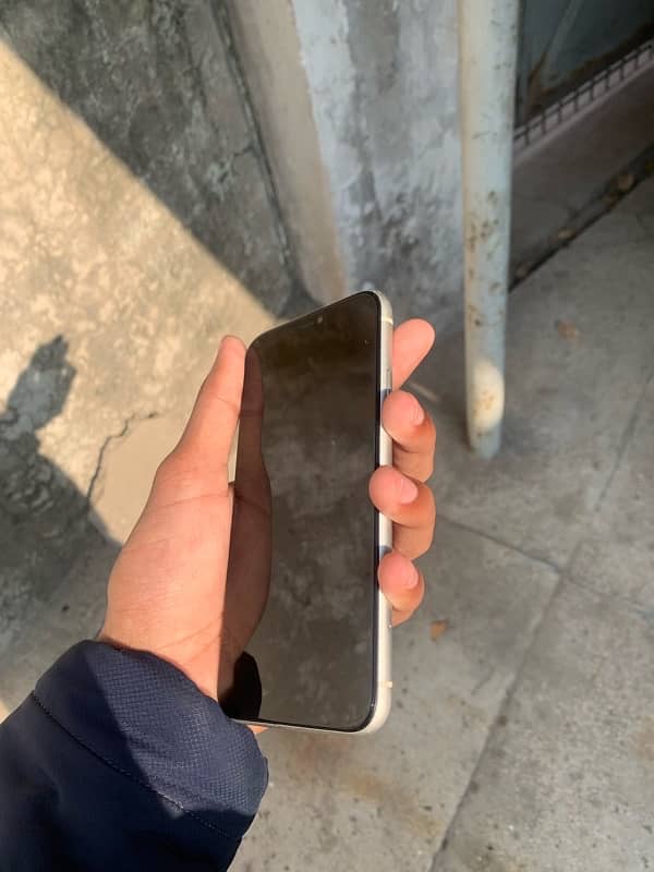 iPhone 11 128 non pta all ok 0344 7617487 exchange possible 4