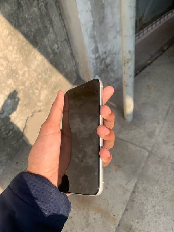 iPhone 11 128 non pta all ok 0344 7617487 exchange possible 5