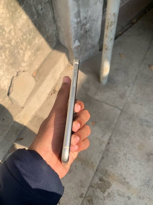 iPhone 11 128 non pta all ok 0344 7617487 exchange possible 6