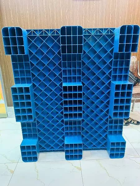 plastic pallets / sheets 2