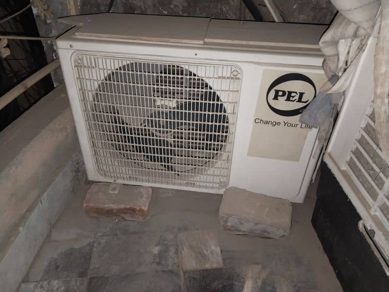 pel dc  inverter 1.5ton 3 season chla hha bilkul ok neat and clean 4