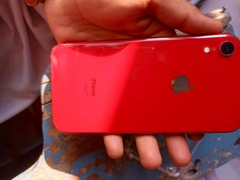 IPHONE XR 128GB BEST CONDITION AND BEST FOR CEMRA 3