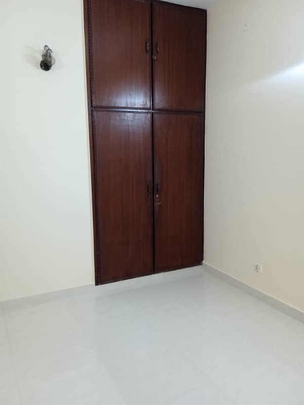 10 Marla House In Allama Iqbal Town - Sikandar Block Is Available 2