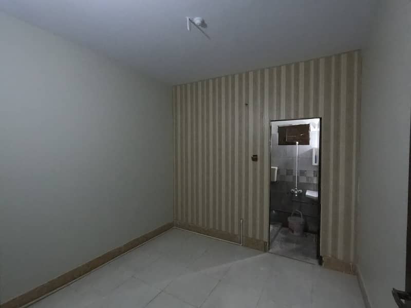 Prime Location Flat For Sale In Karachi 4