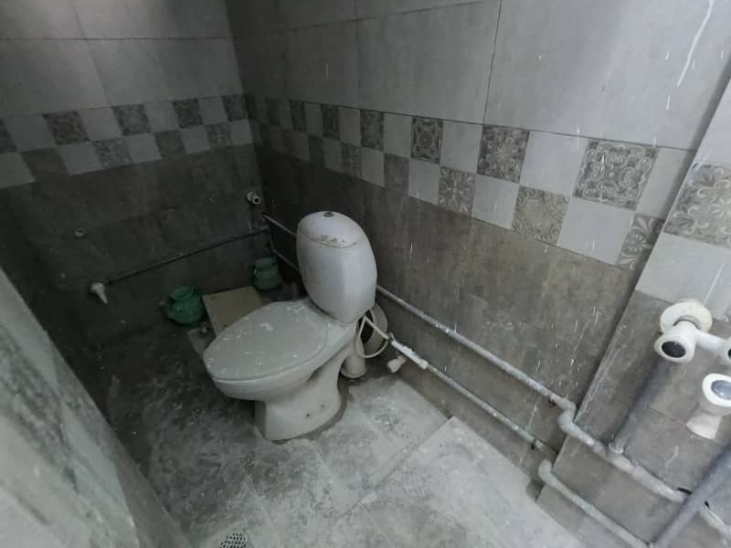 Prime Location Flat For Sale In Karachi 6