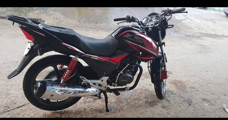 honda CB 150 saf Kam chali hui Hain koi Kam nhi 2