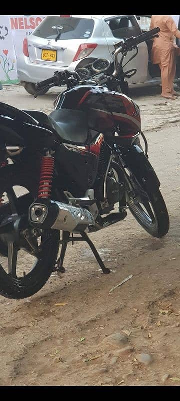 honda CB 150 saf Kam chali hui Hain koi Kam nhi 3