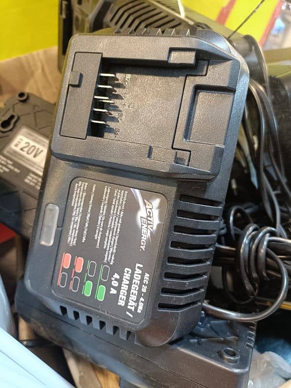 heavy machines battery charger 2