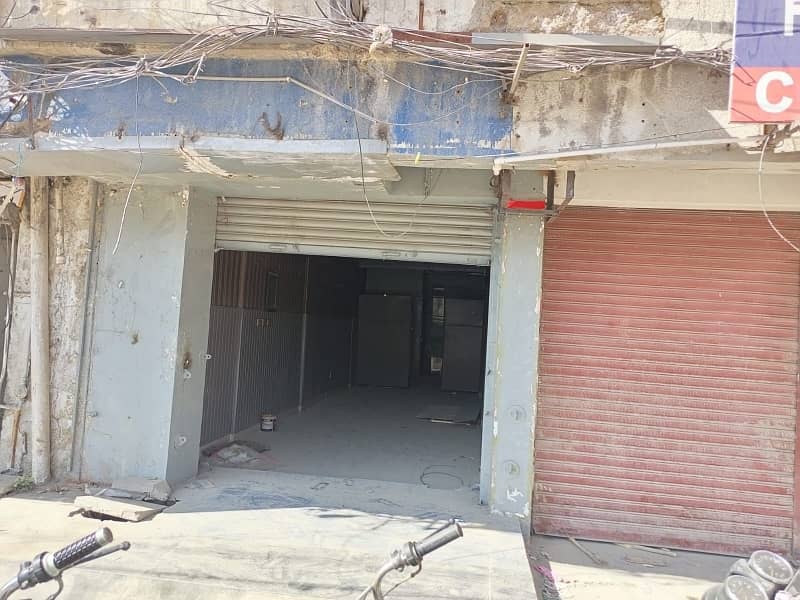 A Shop Of 350 Square Feet In Gulshan-e-Iqbal - Block 13/C 4