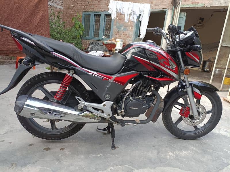 Honda Cb 150 F like new condition 5000 km drive ph. 03316538786 2