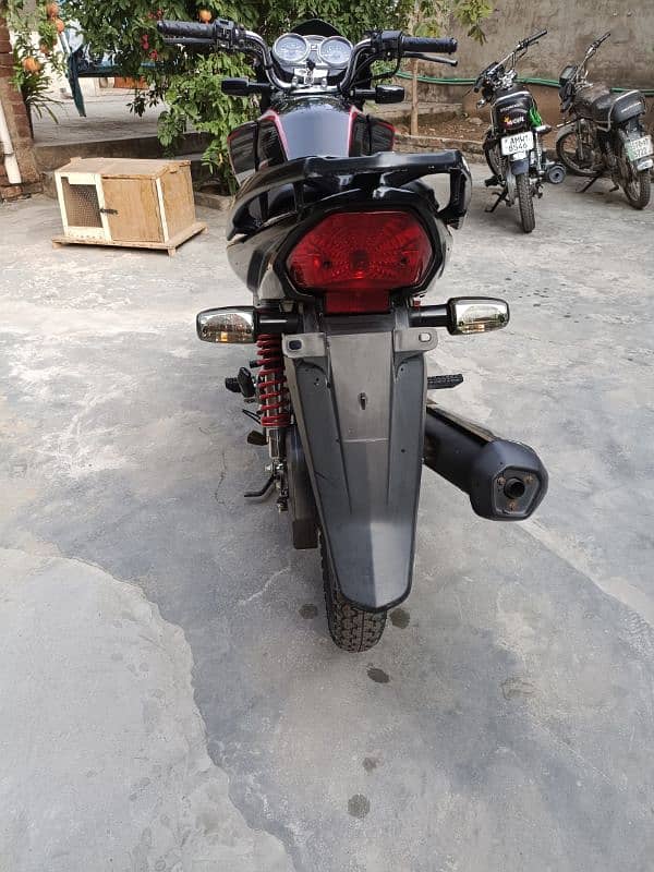 Honda Cb 150 F like new condition 5000 km drive ph. 03316538786 3