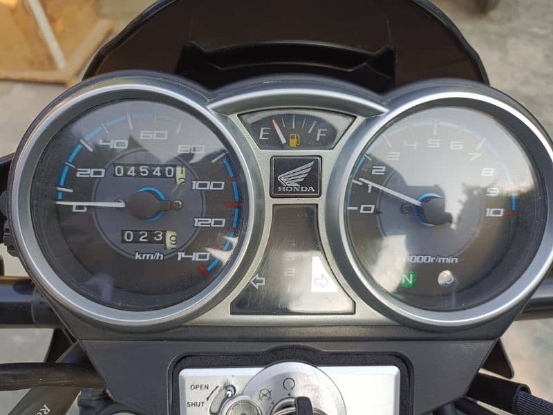 Honda Cb 150 F like new condition 5000 km drive ph. 03316538786 7