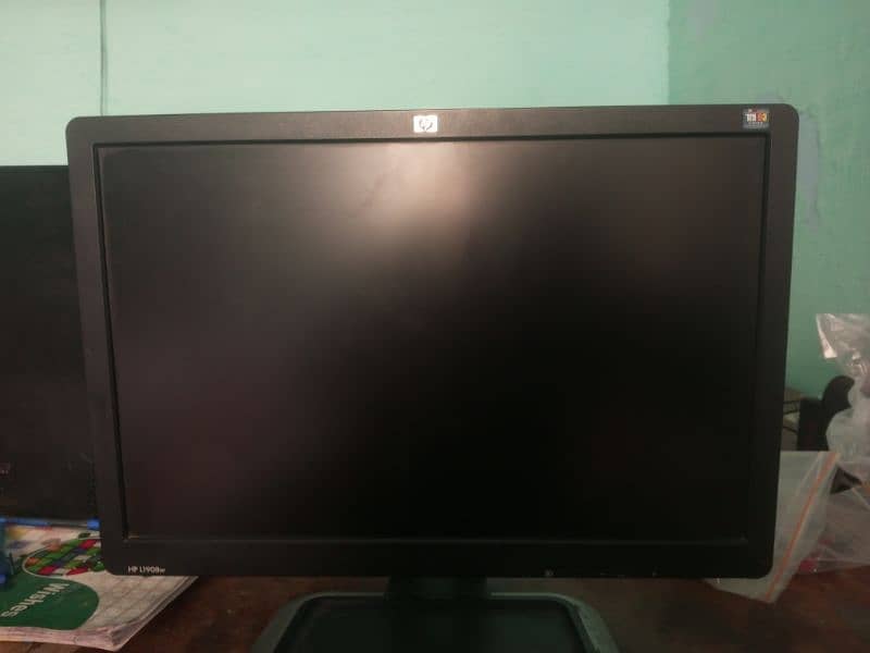 19 inch HP LCD (10/10) 0