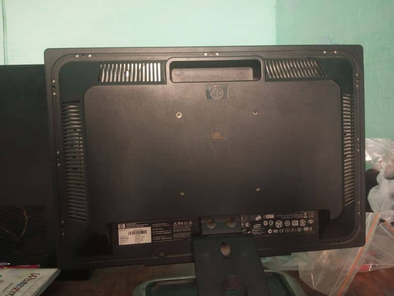 19 inch HP LCD (10/10) 2