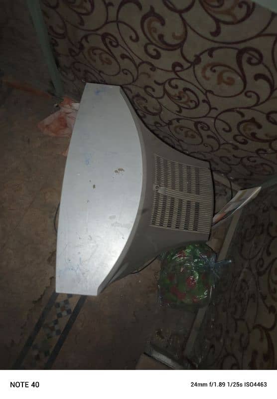 33 saal old TV for sale 2