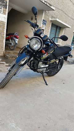 Yamaha YBR 125G, Brand new condition scratch less bike