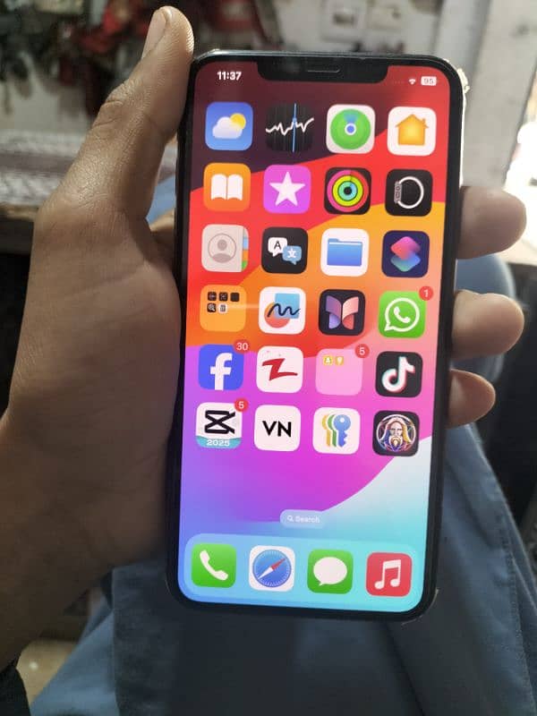 iphone xs max 1